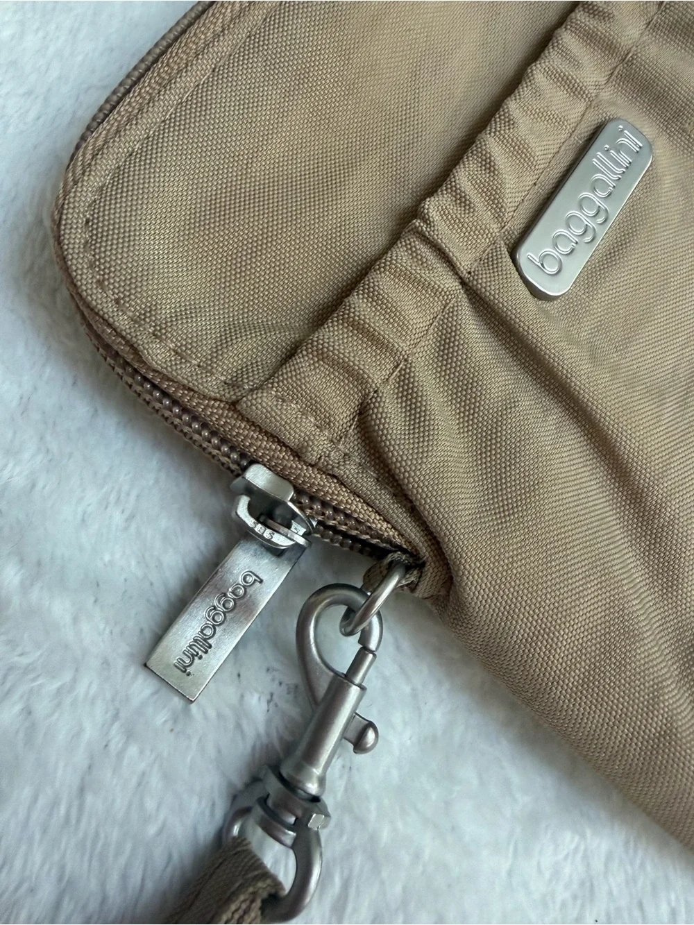 Baggallini Taupe RFID Convertible Crossbody Wristlet Phone Bag